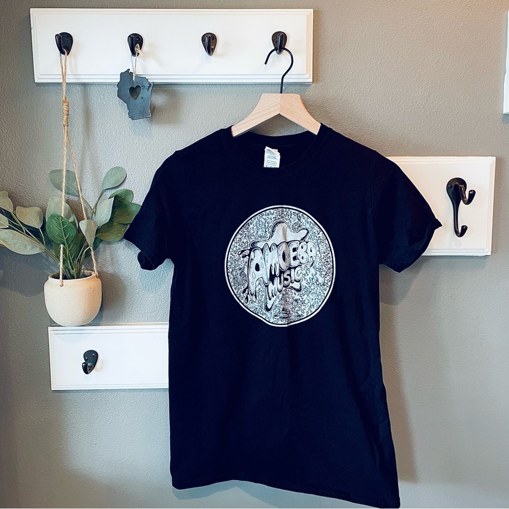 [Amoeba Music] Modern Black T-Shirt